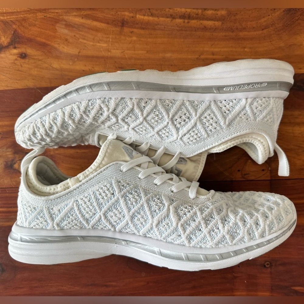 TechLoom Phantom
APL
White / Metallic Silver - Picture 7 of 9